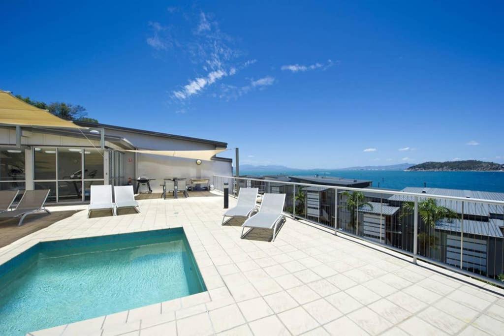 One Bright Point - Stunning Water Views Apartment Nelly Bay Luaran gambar